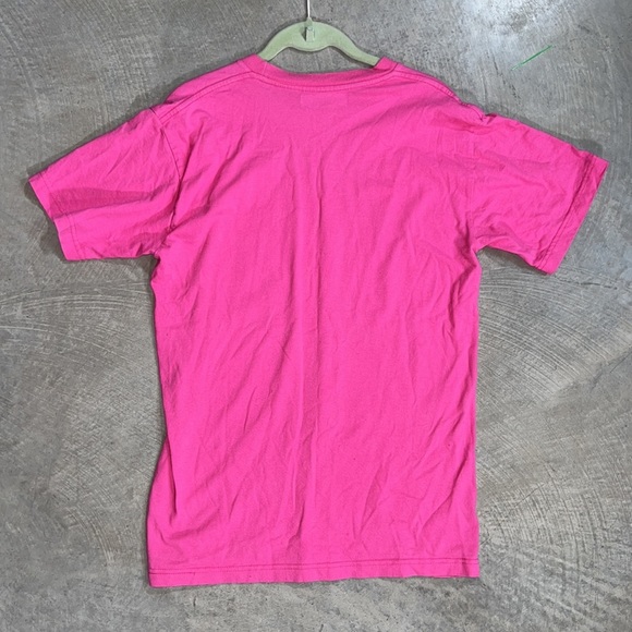 🤯VINTAGE Walt Disney Pink Florida Tee w Multicolour Graphic on Front Size Med - Picture 4 of 5